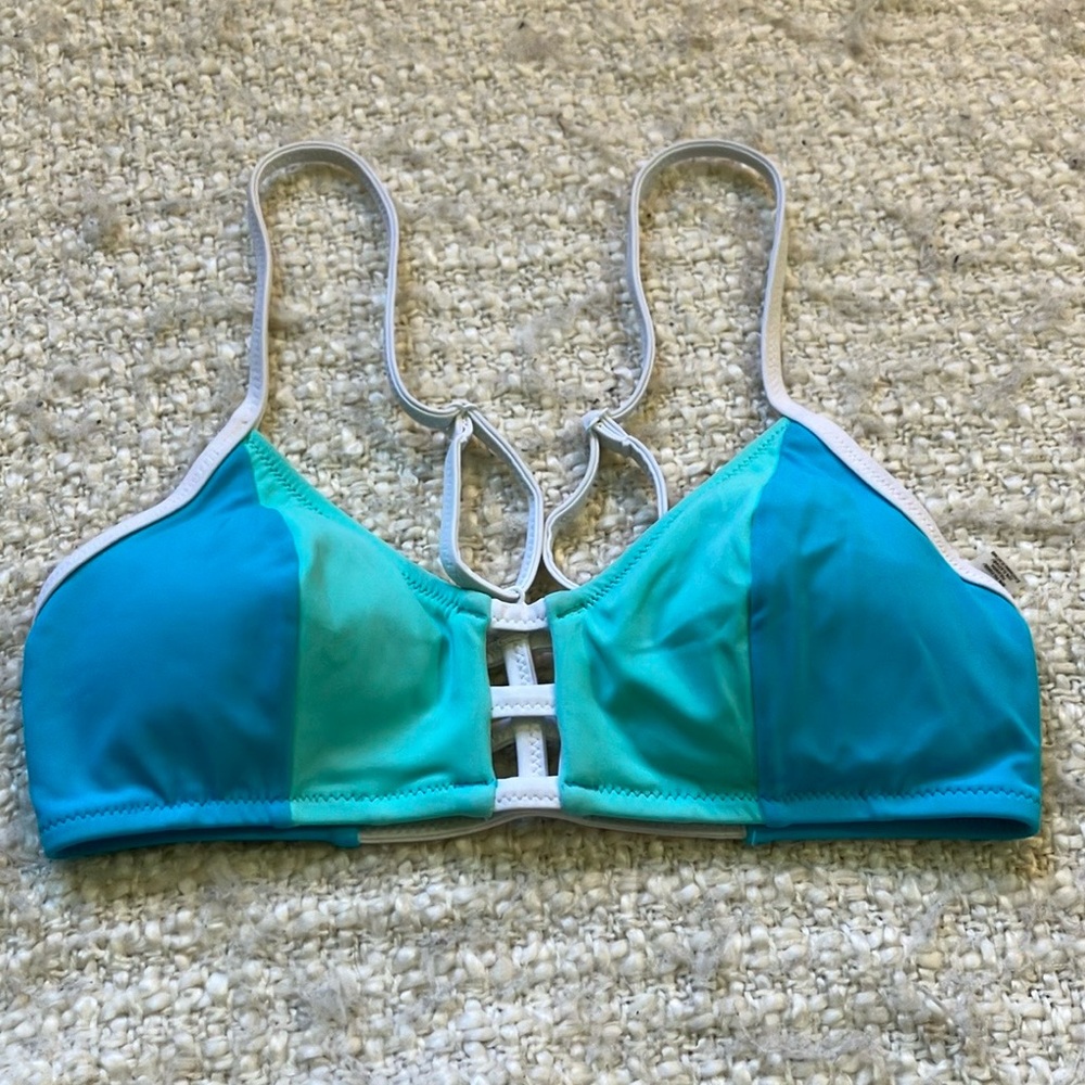 🐠VICTORIAS SECRET PINK SIZE SMALL BLUE COLOR BLOCK BRALETTE SWIM TOP